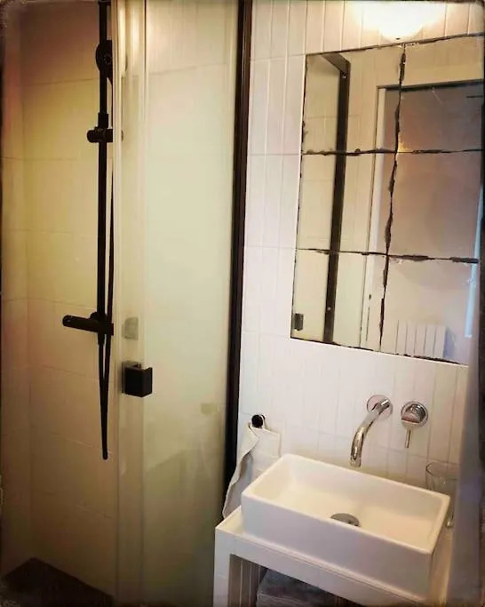 Typical Stylish Parisian Studio - Bastille Area Apartment 0*, Paris